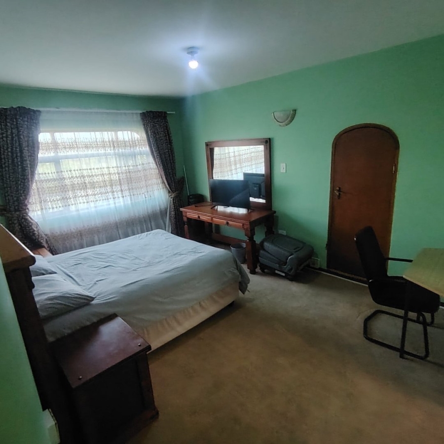 6 Bedroom Property for Sale in Baysville Eastern Cape